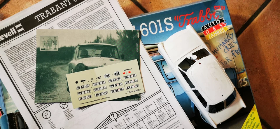 REVELL TRABANT 601S 1/24 - Immagine 2 di 4