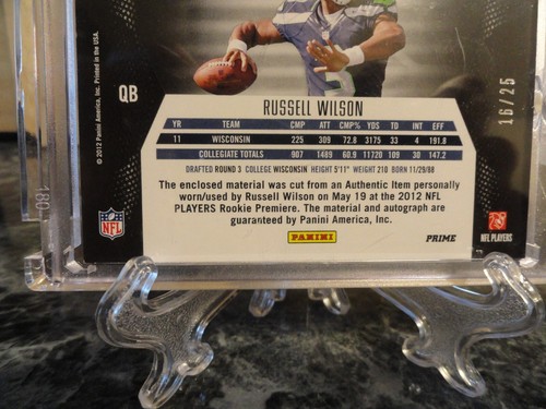 Russell Wilson MOMENTUM ROOKIE #131 /25 Auto, Game Worn - 第 6/6 張圖片
