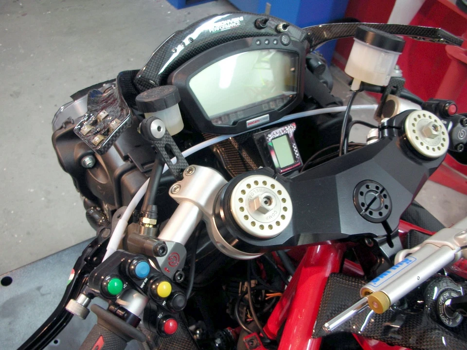 DUCATI SBK 848 1098 1198 CARBON INSTRUMENT DASHBORD PANEL GAUGE COVER plain weav - Image 3 of 4