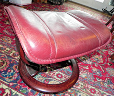 VINTAGE EKORNES LEATHER STRESSLESS OTTOMAN / FOOTSTOOL