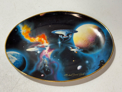 THE HAMILTON COLLECTION STAR TREK PLATE - TO BOLDLY GO! 3 USS ENTERPRISE SHIPS