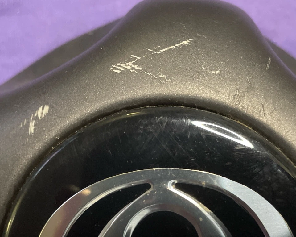 Оригинальные черные центральные колпаки колес для пикапа Mazda B3000 B2600 1998-2010 годов выпуска - Изображение 2 из 4