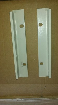 1 Set HP/Agilent 7'' rack mount ears for use without handles light grey