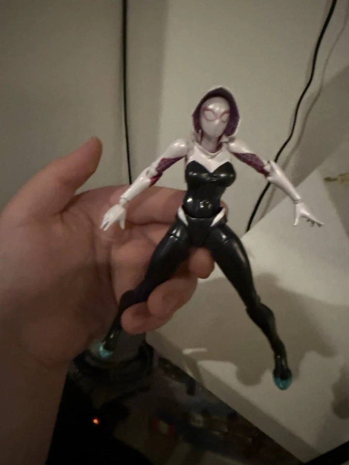 Figura de acción Kaiyodo Revoltech Amazing Yamaguchi 004 Spider-Gwen Foto 2 de 4