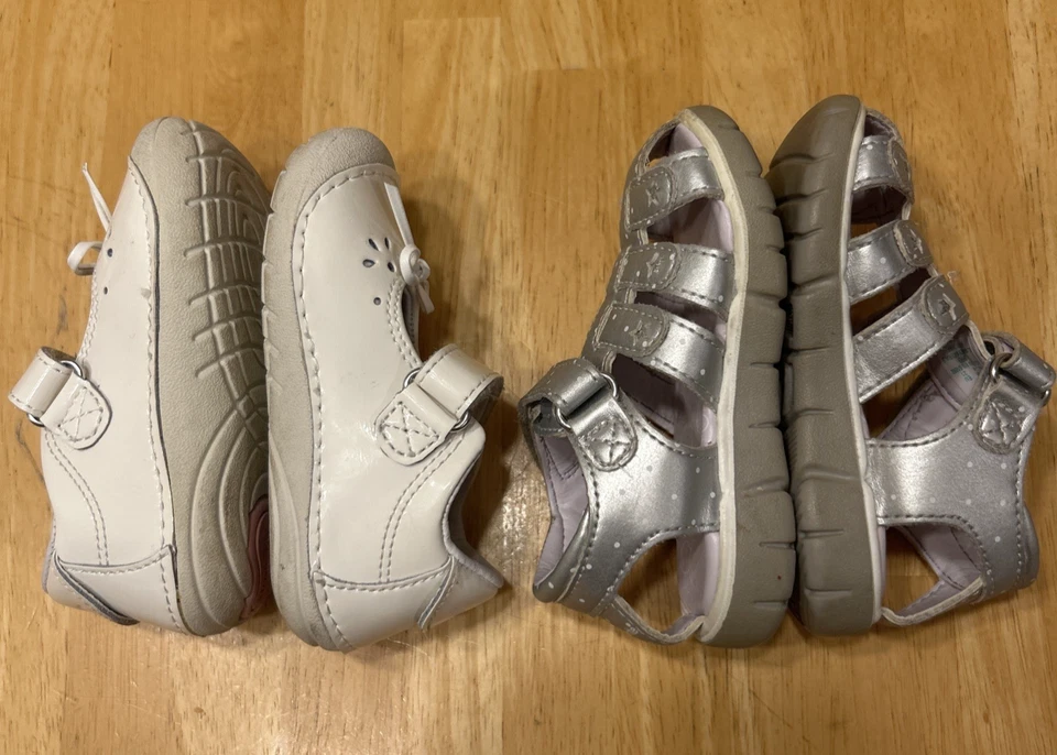 Stride Rite (2) Zapatos para niñas pequeñas blancas Mary Janes moño sandalias plateadas 5 anchas Foto 4 de 4