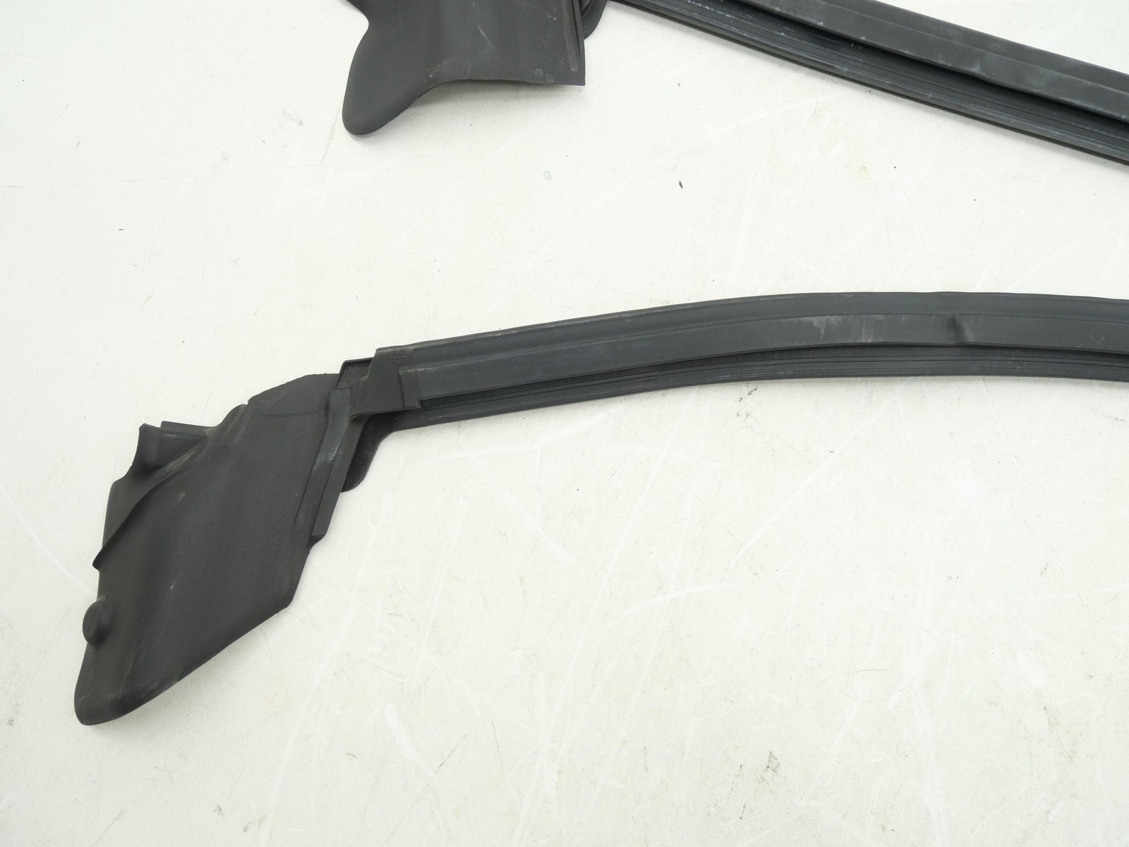 Used Door Molding Weather Strip Seal Driver/Passenger 2016-2021 McLaren 570S OEM