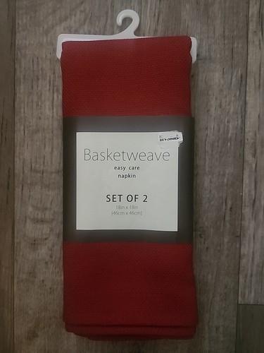 BASKETWEAVE Bed Bath & Beyond Easy Care Dinner Napkins Cherry Red 2 Pack NEW - Afbeelding 1 van 2
