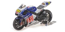 Minichamps Yamaha YZR-M1 Valentino Rossi World Champion MotoGP 2009 Dirty Versio