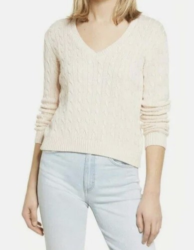 Brandy Melville Cable Knit V-Neck 