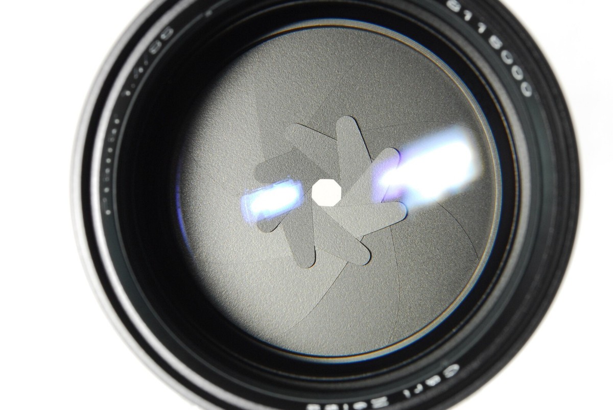 MINT] CONTAX Carl Zeiss Planar T* 85mm f/1.4 MMJ S/N 811xxxx