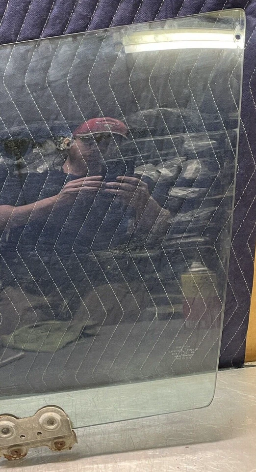 80-92 Chevy Buick Oldsmobile Pontiac 4 Door Driver Front Door Window Glass OEM - Image 4 of 4