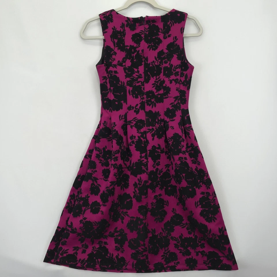 Vestido En Focus Studio 4 Rosa Negro Terciopelo Burnout Floral Ajuste y Acampanado Cachicho Foto 2 de 4