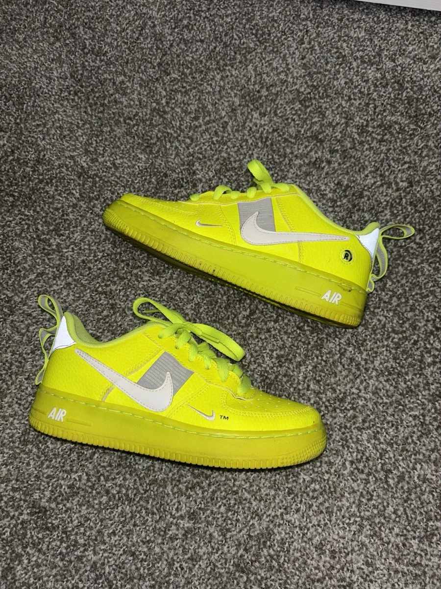 Nike Air Force 1 LV8 Utility Low Black Volt for Sale