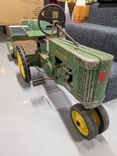 Vintage 1950's ESKA John Deere 60 Small Pedal Tractor