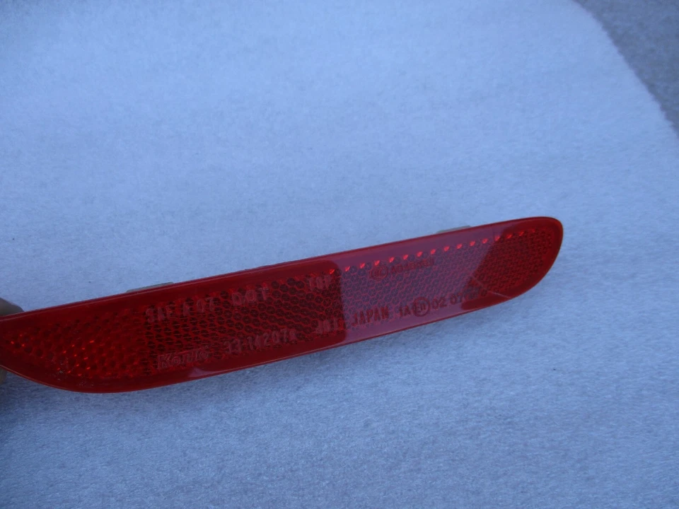 Reflector de parachoques trasero derecho Nissan Pathfinder 2013 2014 2015 2016 OEM usado Foto 3 de 4