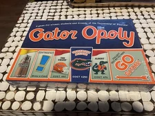 GATOROPOLY - UNIVERSITY OF FLORIDA UF MONOPOLY GATORS  SEALED NIB