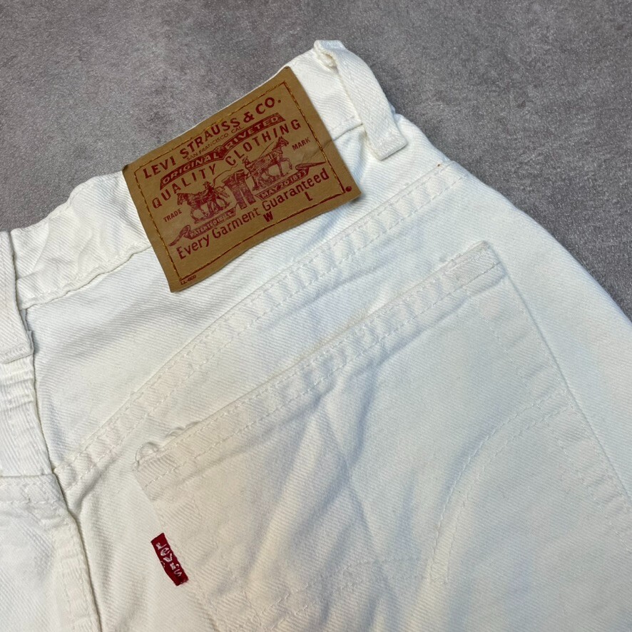 Levis Denim Shorts Womens Jorts USA Baggy 90s Vintage Bottoms, White 28" image 8