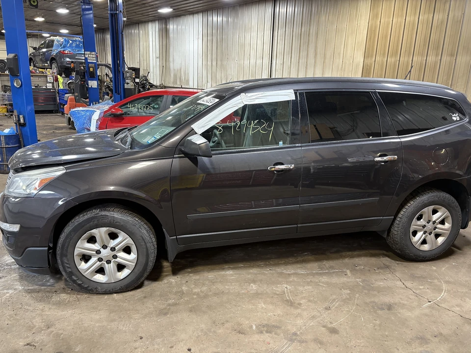 Used Rear Spoiler fits: 2014 Chevrolet Traverse from 01/28/13 Rear Grade A Foto 2 de 4