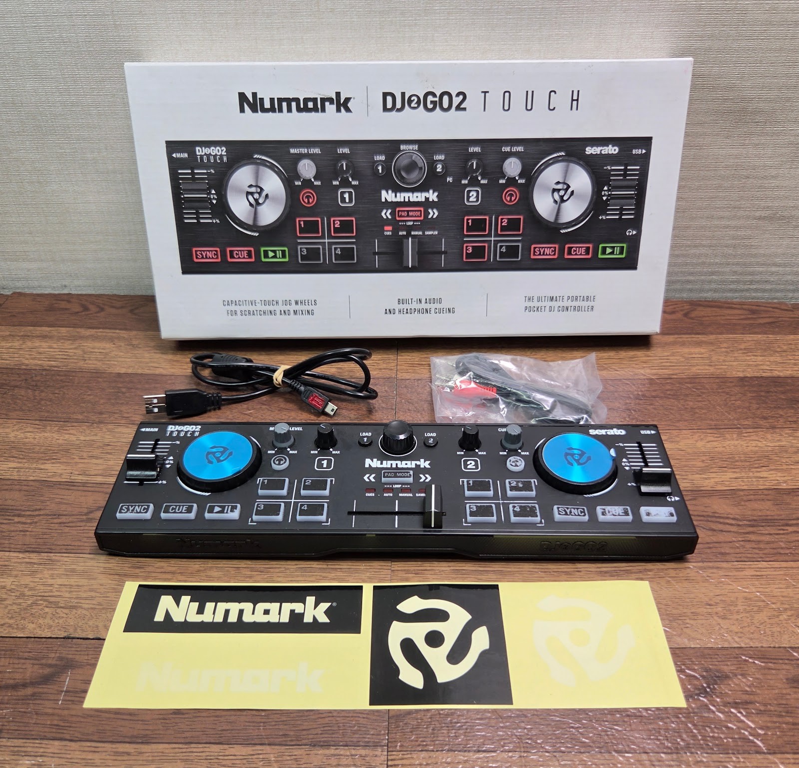 Numark DJ2GO2 Touch Pocket DJ Controller 2-Channel Double Deck 8 Pads Black