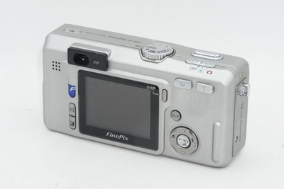 FUJIFILM FinePix F700 6.3MP Digital Camera 3x Zoom – Tested