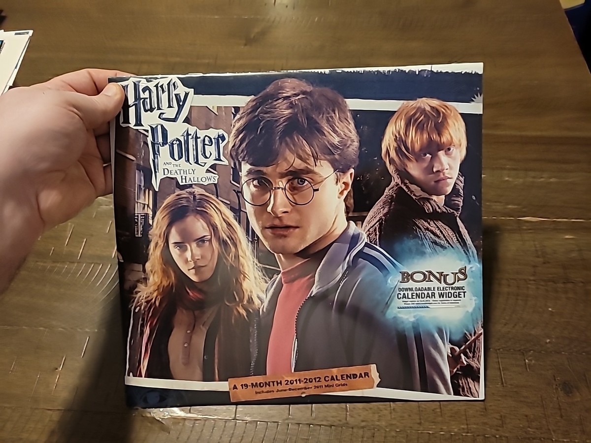 ハリー・ポッター カレンダー 2011 2011-2012 19 MONTH Harry Potter Wall Calendar - Collectible New
