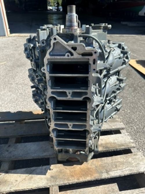 Freshwater Used OEM Yamaha 1993 225 HP 2-Stroke Outboard Powerhead # S5225TXRX