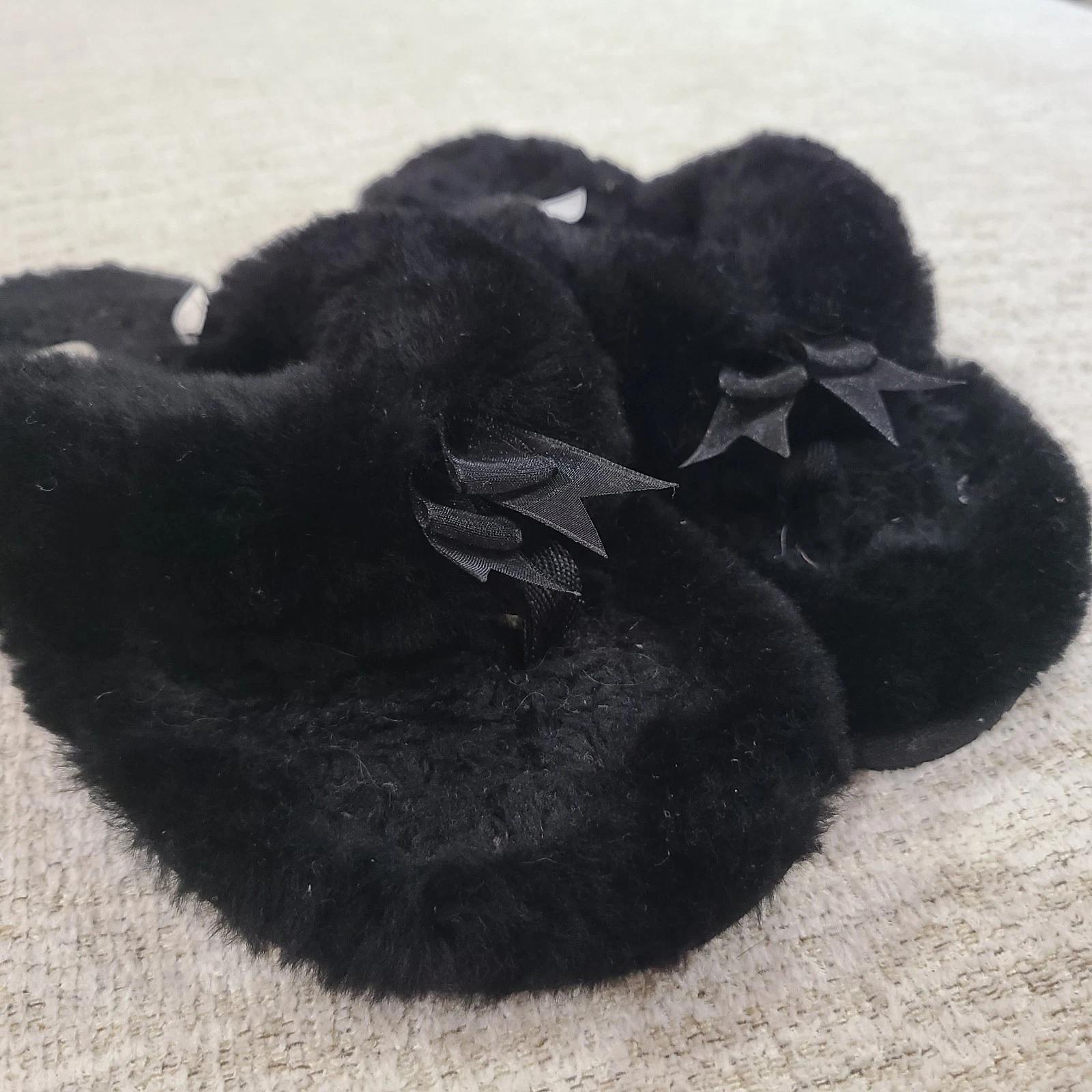 Infradito UGG Australia nere in pelle di pecora con fiocco accento da donna taglia 9 ciabatte