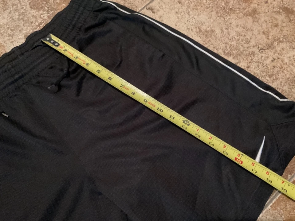 VINTAGE Y2K NIKE BASKETBALL SHORTS WAFFLE KNIT ( MENS M, 36”-38” ) BLACK - Image 2 of 4