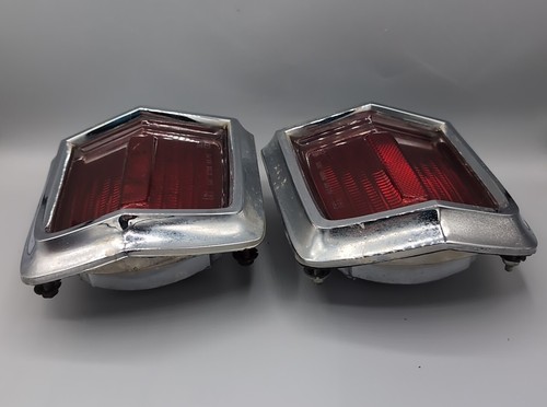 1966 FURY OUTER TAIL LIght Assy Housing & Lens Pair LH RH OEM 2575422 & 2575423 - Picture 5 of 13