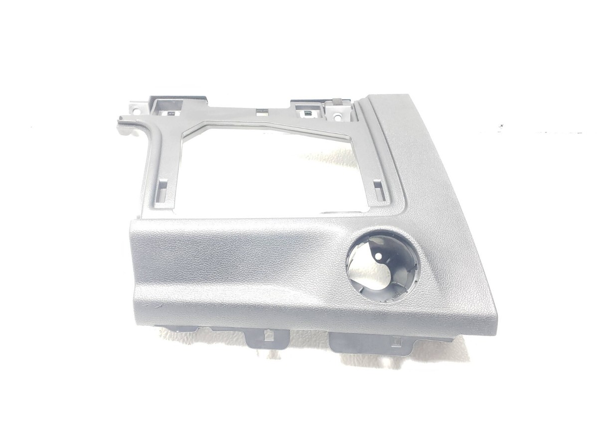 19 20 21 VOLKSWAGEN JETTA LOWER INSTRUMENT PANEL TRIM 17B858365