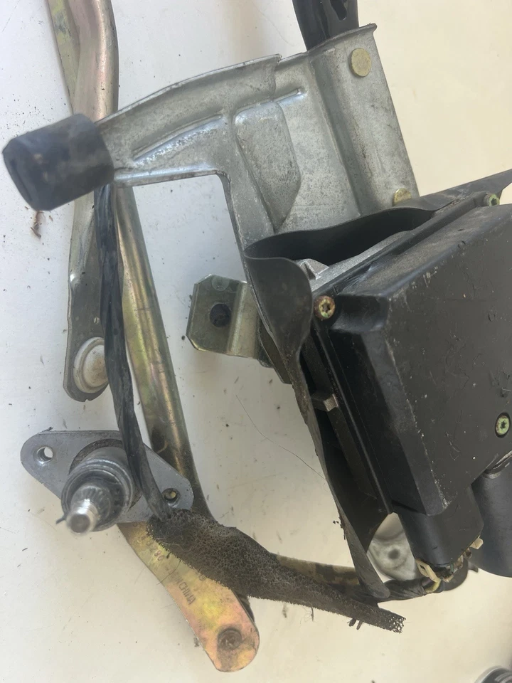 Chevrolet Monte Carlo 2000-2005 motor limpiaparabrisas delantero fabricante de equipos originales Foto 3 de 4