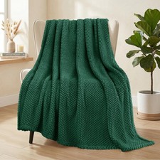 Extra Large Emerald Green Fuzzy Fleece Throw Blanket Jacquard 50x70 Inch