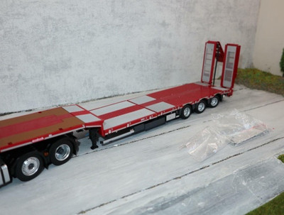 MarGe 1813-01 in 1:32, NOOTEBOOM MCOS 48-03 in ROT mit Metall-Auflagen, NEU in O
