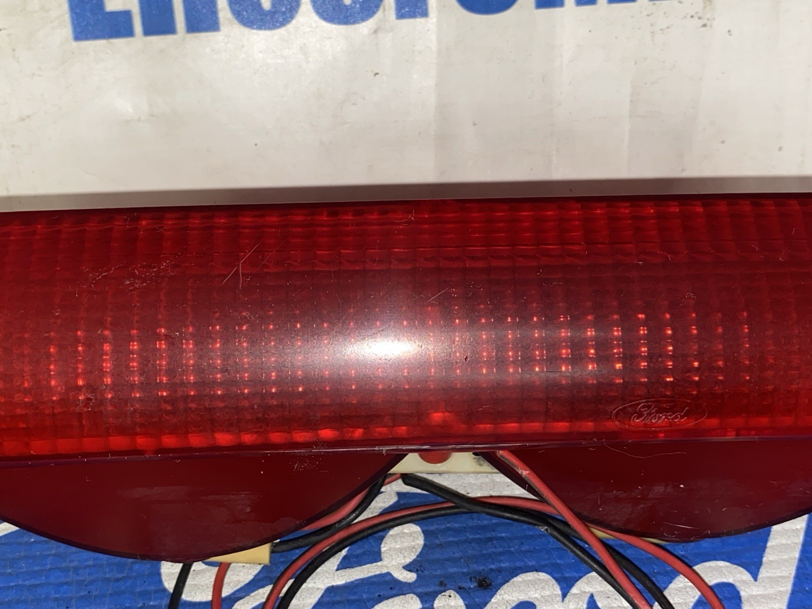 Ford GT 1987-1993 Center brake light