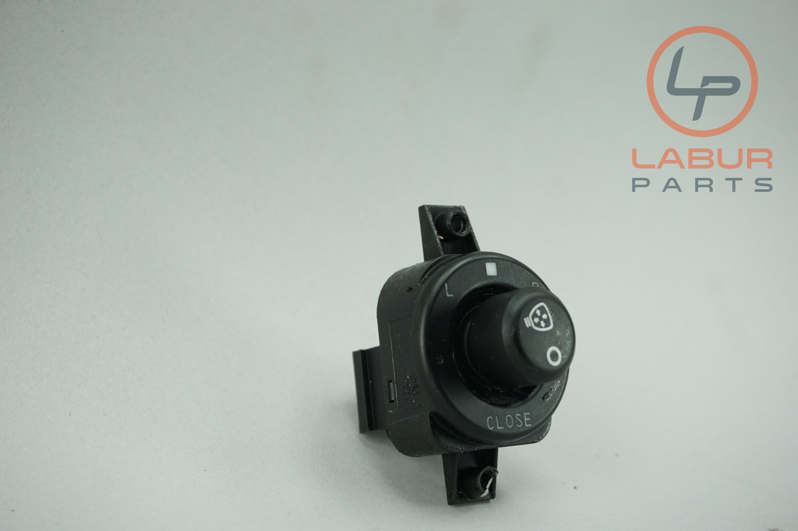 M139 03-13 Maserati Quattroporte Front Left Door Side Mirror Control Switch K190