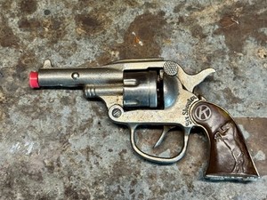Kilgore SIX SHOOTER Cast Iron Cap Shooter - 1938 - Rarity