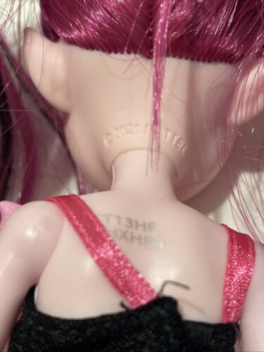Monster High Skulltimate Secrets Monster Mysteries Draculaura bambola e accessori - Foto 17 di 17