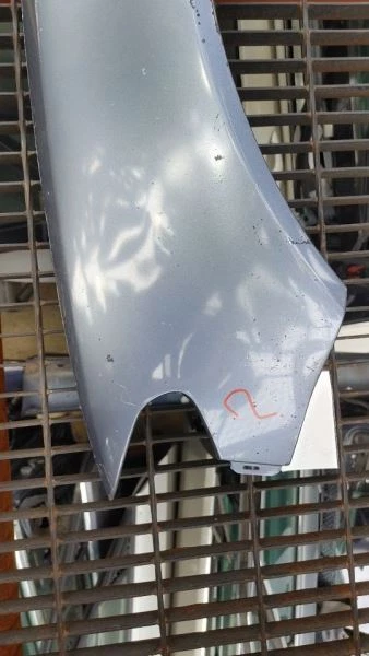 04 05 06 BMW 325CI LH GUARDABARROS VERDE Foto 2 de 4