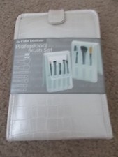The Color Institute Cream Aligator Look MAKEU...