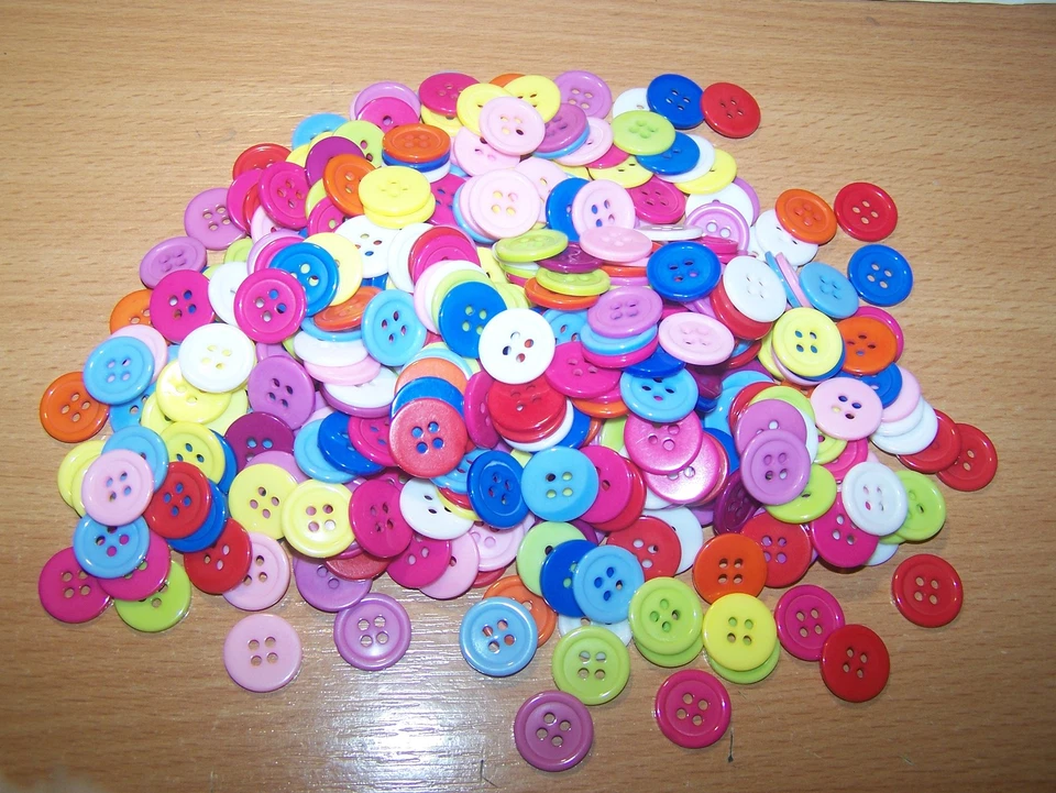 10 Stück Harz / Resin Knöpfe 15 mm - 4 Loch 2 mm Rand Knopf Basteln Nähen * - Bild 3 von 4