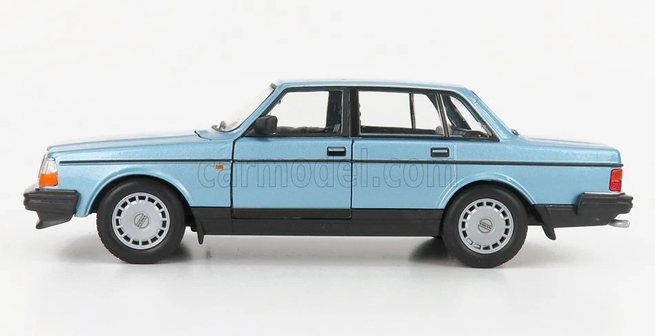 MODELLINO AUTO STATICO WELLY VOLVO 240 GL 1986 BLU MODELLISMO SCALA 1/24 - Immagine 3 di 4