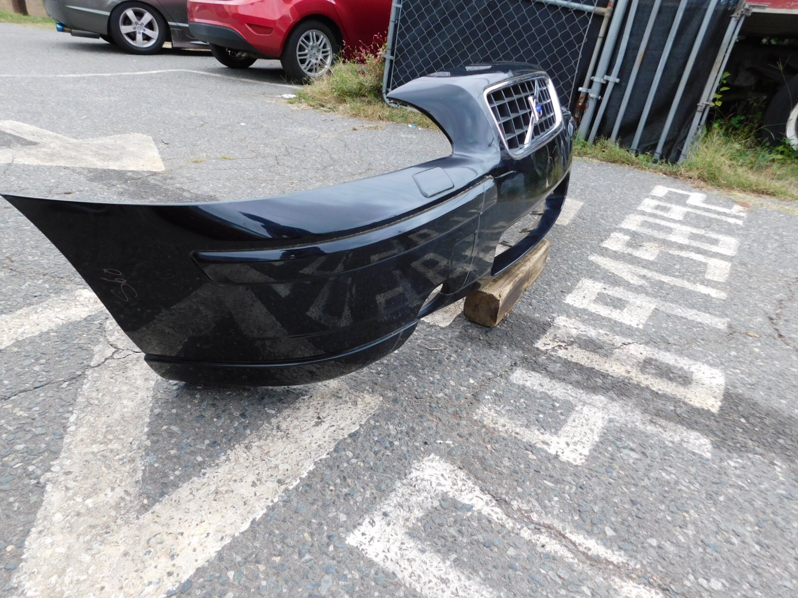 2006-2009 VOLVO S60  FRONT BUMPER COVER GRILL OEM  06-09