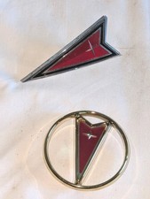 2 Vintage Pontiac Emblems Triangle Red Firebird 10032066 Triangle Circle 2 Vintage Pontiac Emblems Triangle Red Firebird 10032066 Triangle Circle