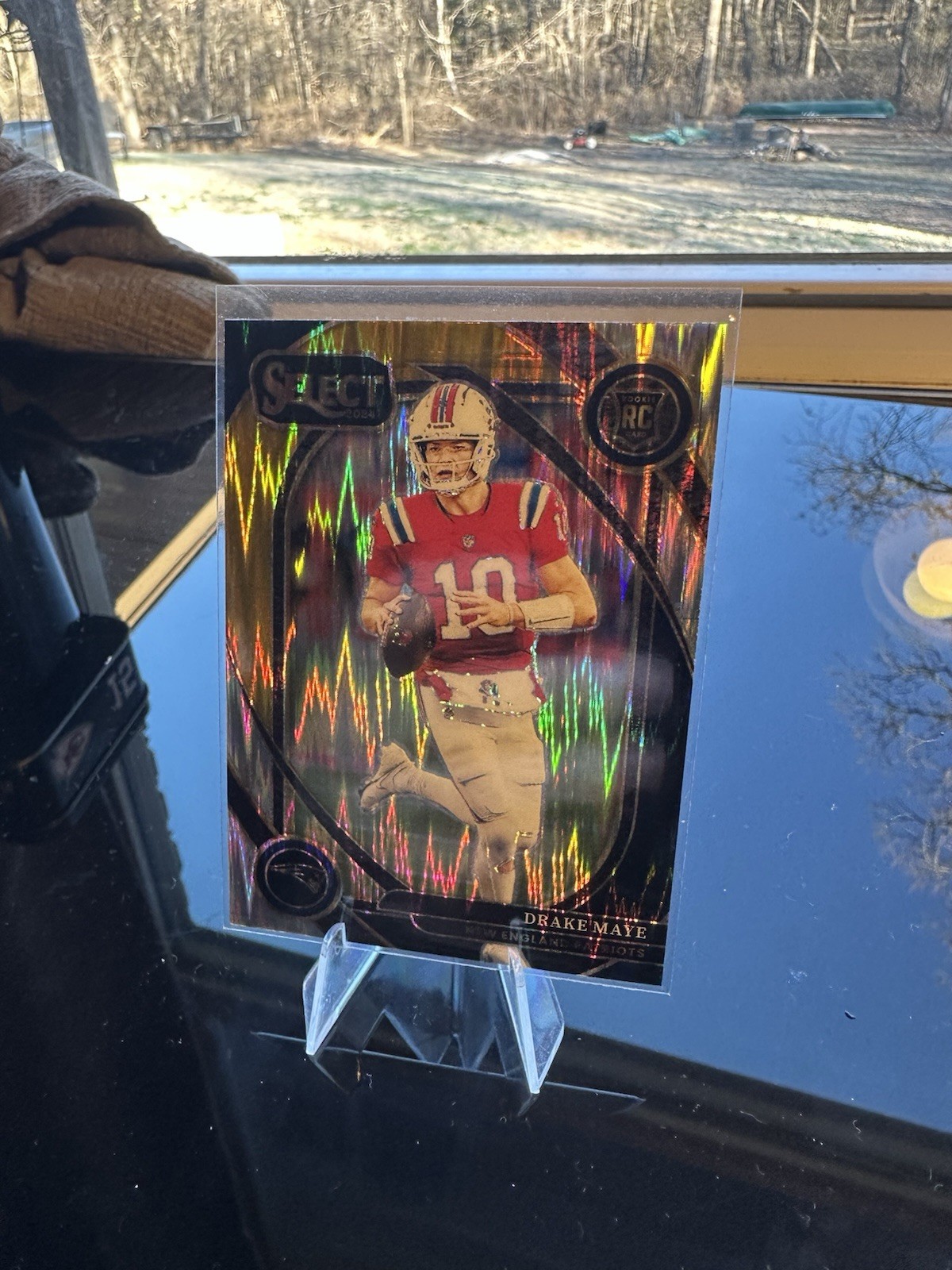 2024 Panini Select - Club Level Drake Maye #218 Black & Gold Shock Prizm (RC)