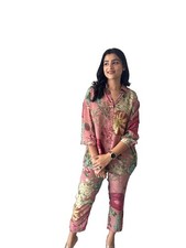 LookMark Women Kurta Set With Floral Print and Cotton Blend Fabric With Pant