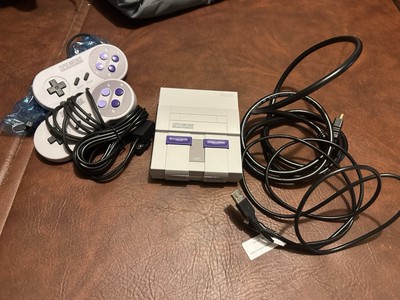 Nintendo Super NES Mini Classic    W/ 2 Controllers - 100+ SNES Games Added