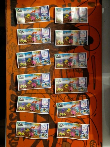 JURASIC WORLD Funko POP 2024 Kinder Joy Egg COMPLETE SET 24 FIGURES + PAPERS - Picture 5 of 6