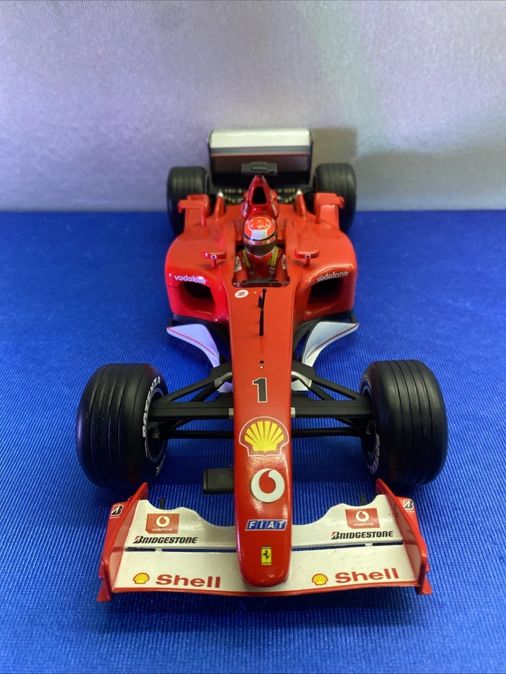 COCHE 1:18 HOT WHEELS FORMULA UNO F1 FERRARI F2002 MICHAEL SCHUMACHER - Imagen 2 de 4