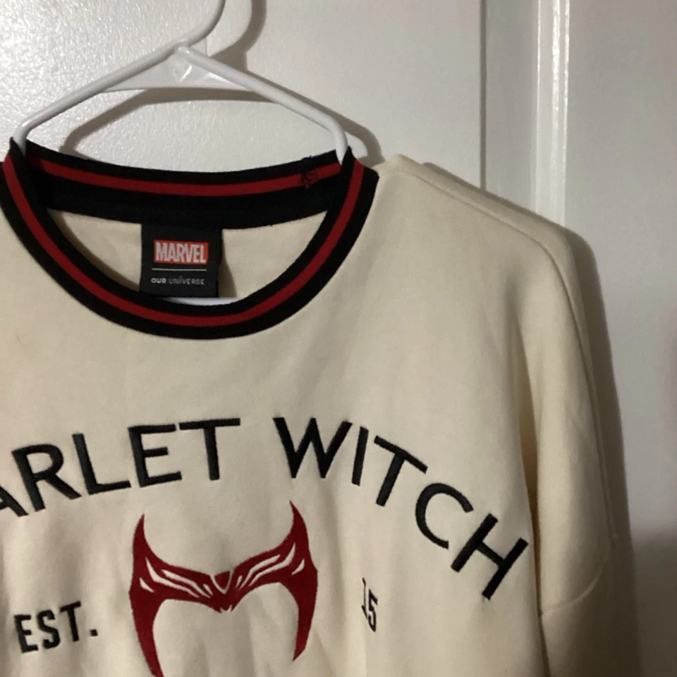 Sudadera Marvel Panel Bruja Escarlata Adulto Cuello Redondo Talla S Exclusiva BoxLunch Foto 4 de 4