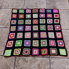 plaid   vintage 70 en laine crochet fait main   env  98 X 98 cm